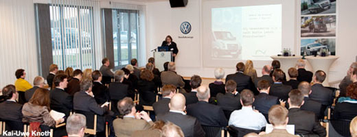 Die Diskussion zum Thema Kleinlaster lockte über 90 Gäste nach Hannover. Auf dem Gelände der Volkswagen-Werke fand die 9. Veranstaltung von NABU und Volkswagen statt. 