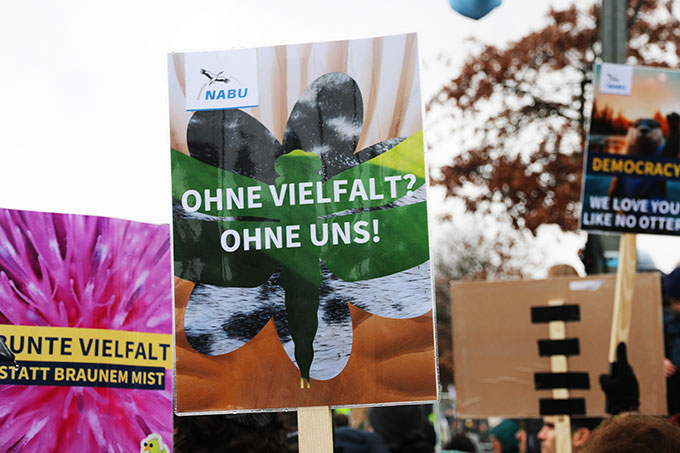 Auch der NABU demonstriert gegen Rechtspopulismus - Foto: NABU/Fabian Vermum
