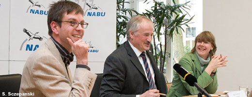 Jubiläums-Pressekonferenz mit NABU-Energie- und Klimareferent Carsten Wachholz, NABU-Präsident Olaf Tschimpke und Kommunikationschefin Eva Söderman.