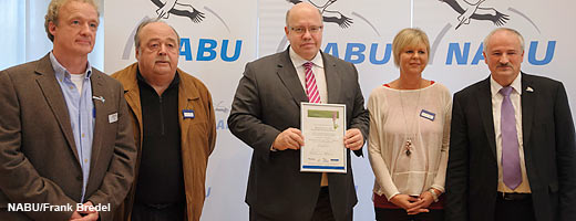 Bundesumweltminister Peter Altmaier stimmte NABU-Präsident Tschimpkes Forderung zu, bei der Umsetzung der Energiewende auf Sorgfalt vor Schnelligkeit zu setzen.<br><br>