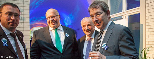 NABU-Geschäftsführer Leif Miller, BU Peter Altmeier, NABU-Präsident Olaf Tschimpke und Dr. Christian Ruck, stellvertretender Vorsitzender der CDU/CSU-Fraktion genießen die entspannte Salonatmosphäre.
