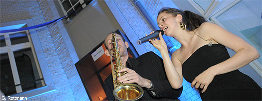 Elise Eißmann & Band sorgten mit jazzigen und tanzbaren Tönen bis in die Nacht für gute Stimmung.<br><br>
