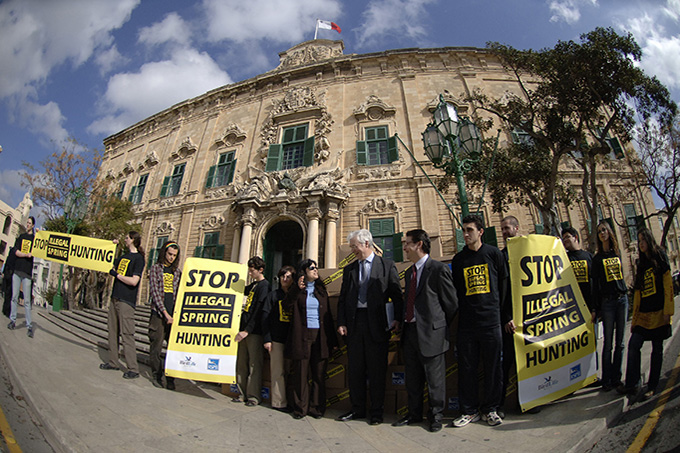 Aktion gegen die Frühjahrsjagd auf Malta - Foto: Birdlife International