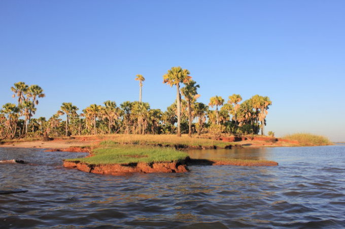 Insel Marandravy auf dem Kinkony-See. - Foto: Bernhard Walter