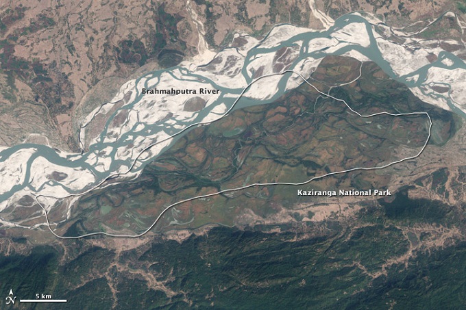 Der Brahmaputra-Fluss im Norden bildet eine natürliche Grenze des Kaziranga - Foto: Wikimedia 