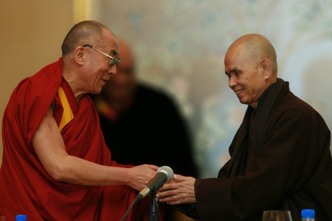 Der Dalai Lama und Zen Master Thich Nhat Hanh - Foto: Alex Berliner, Berliner Studio/BEImages Beverly Hills, CA.