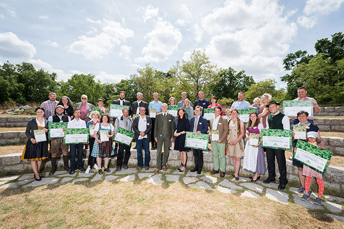 Die Gewinnerbetriebe des NABU-Projekts „Gemeinsam Boden gut machen“ 2022 - Foto: Alnatura/Annika List