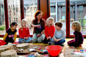 Kinder für den Klimaschutz begeistern in einer Montessori-Kita - Foto: NAJU/B. Bernat