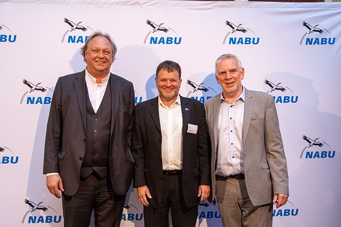 NABU-Vizepräsident Thomas Tennhardt (Mitte) mit Peter Stutz (li.) und Jochen Flasbarth (re.) vom Umweltbundesministerium.
