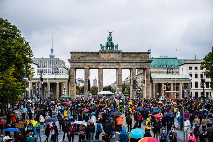 21.000 Menschen versammelten sich in Berlin vor dem Brandenburger Tor. Foto: Andi Weiland/WWF