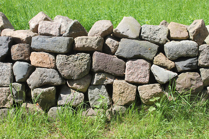 Trockenmauer - Foto: Helge May