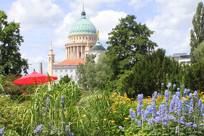 Freundschaftsinsel Potsdam mit Blick auf die Nikolaikirche - Foto: Helge May