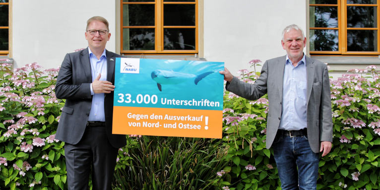 33.000 Menschen haben sich mit dem NABU gegen den Ausverkauf der Meere gewandt. - Foto: NABU/Volker Gehrmann