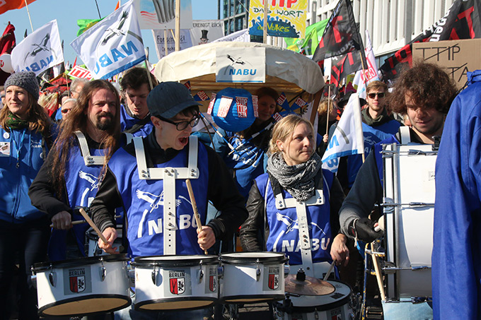 Die NABU-Marching-Band sorgte für lautstarke Unterstützung - Foto: Eric Neuling