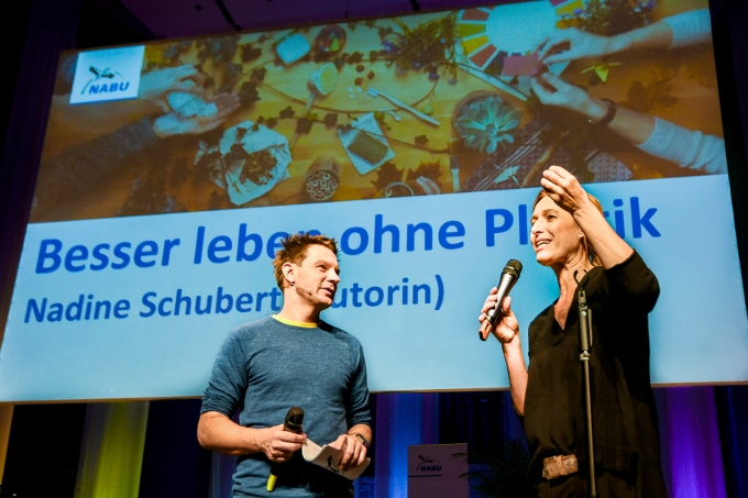 Autorin Nadine Schubert gibt Tipps zum Leben ohne Plastik - Foto: NABU/Marcus Schwetasch