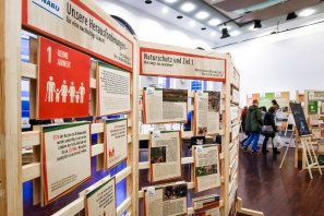 Die Ausstellung zeigt wie die 17 Ziele für nachhaltige Entwicklung im Zusammenhang mit Naturschutz stehen