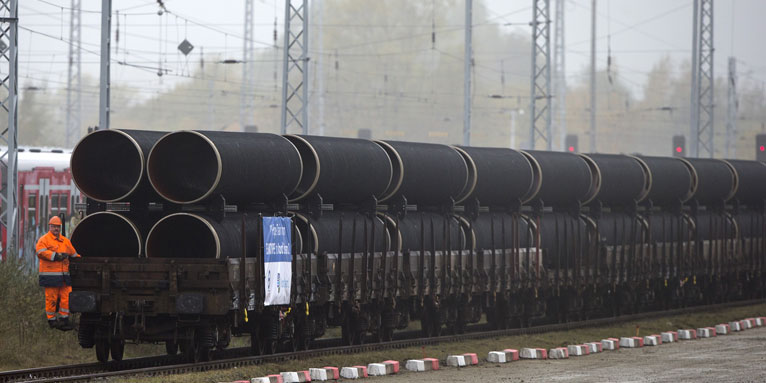 Rohrlieferung für die Nord Stream 2-Pipeline im Oktober 2016 in Mukran auf der Insel Rügen. Foto: Nord Stream 2 / Axel Schmidt
