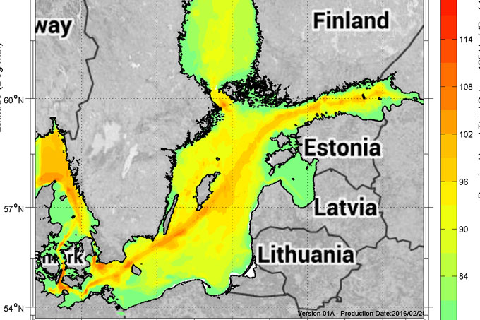 Wie flächendeckend beispielsweise die Ostsee davon betroffen ist, zeigt diese Unterwasserlärmkarte des von der EU geförderten BIAS-Projekts: Je röter, desto lauter. Gut zu erkennen ist hier, wie sehr der Schiffsverkehr zur Schallbelastung beiträgt. Die Schiffsrouten durch die Ostsee bilden sich als rötliche Linien ab. (Zum Vergrößern klicken).