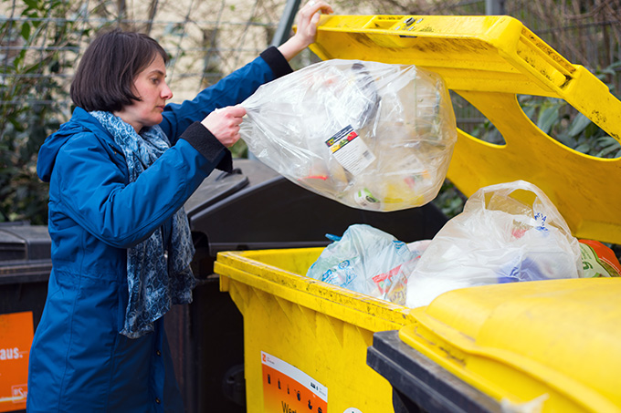 Müllentsorgung in der gelben Tonne - Foto: NABU/S. Hennigs
