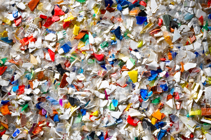 Aus Alt mach Neu - aus Kunststoff-Flakes werden neue Produkte - Foto: Der Grüne Punkt