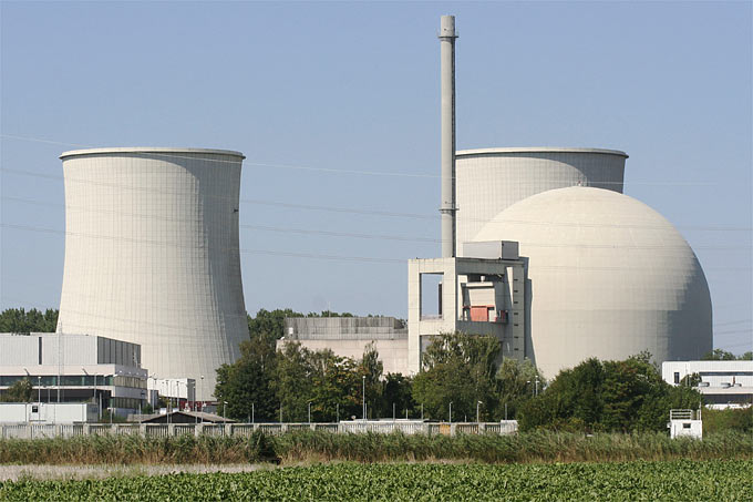 Aus guten Gründen bereits stillgelegt: Atomkraftwerk Biblis in Südhessen - Foto: Helge May