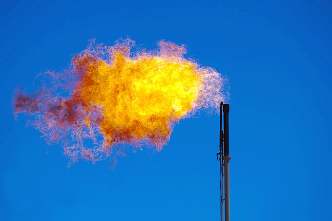 Brennendes Erdgas - Foto: AdobeStock