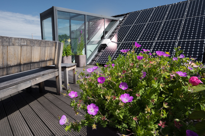 Солнечный коллектор на крыше головного офиса НАБУ – Фото: НАБУ/Себастиан Хеннигс