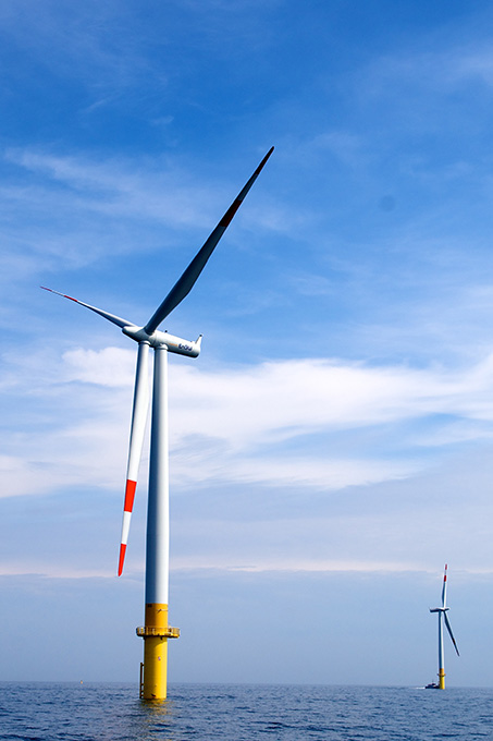 Bau von Windkraftanlagen eines Offshore-Windparks in der Ostsee - Foto: Andreas Fußer