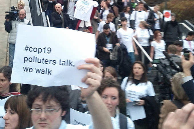 Vertreter von NGOs aus aller Welt verlassen unter Protest die UN-Klimakonferenz - Foto: I. Roemer